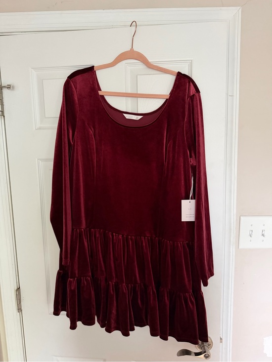 LC Lauren Conrad Dresses & Skirts - LC Lauren Conrad Velvet Scoop Neck Dress - Burgundy